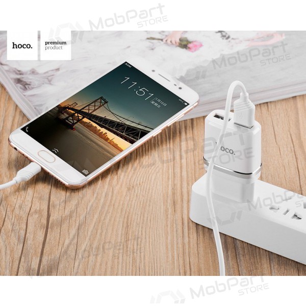 Laadija HOCO C12 Smart Dual USB + Lightning kaabel (5V 2.4A) (valged)